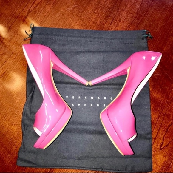 Vera Wang Hot Pink Barbie Patent Leather Pumps Size 6 - Picture 4 of 7